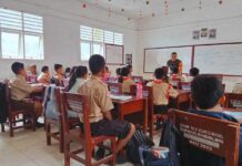 Babinsa Koramil 11/GSB Beri Materi Wawasan Kebangsaan di SMPN 1 Girsang Sipangan Bolon