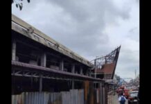 Pemasangan Seng Pembatas dan Pembongkaran Jembatan Tandai Awal Perobohan Gedung 4 Pasar Horas
