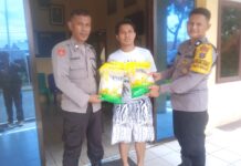 Polsek martoba gelar beras murah di wilayah hukum nya.