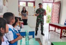 Babinsa Kenalkan Wawasan Kebangsaan Lewat Lagu Perjuangan di TK Kencana Parapat