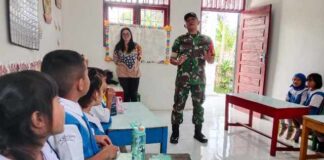 Babinsa Kenalkan Wawasan Kebangsaan Lewat Lagu Perjuangan di TK Kencana Parapat