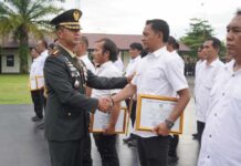 Berhasil Amankan Penyalahguna Narkoba, Danrem 022/PT Beri Penghargaan kepada Prajurit .