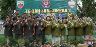 Dandenkomlek Rem 022/PT Pimpin Ziarah ke Taman Makam Pahlawan dalam Rangka HUT Komlek AD ke-80 tahun 2025