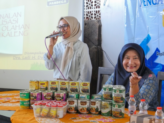Tokoh UMKM Perempuan Gerak Nusantara Jawa Tengah, Eli Kartika Sari, S.E., bersama Dewan Perwakilan Rakyat Daerah (DPRD) Provinsi Jawa Tengah menyelenggarakan workshop sterilisasi dan inovasi pengalengan masakan Nusantara. Tokoh UMKM Perempuan Gerak Nusantara Jawa Tengah, Eli Kartika Sari, S.E., bersama Dewan Perwakilan Rakyat Daerah (DPRD) Provinsi Jawa Tengah menyelenggarakan workshop sterilisasi dan inovasi pengalengan masakan Nusantara.