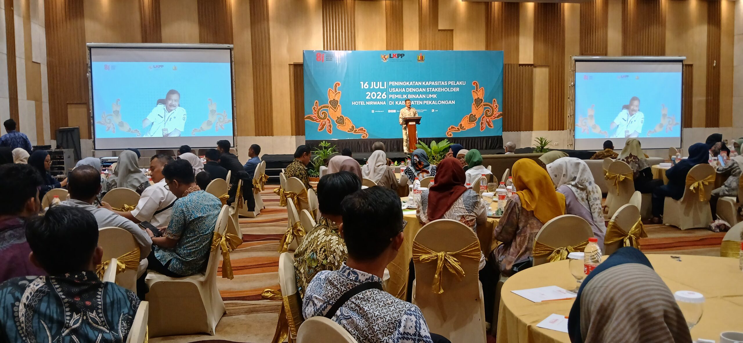 Asisten Ekonomi dan Pembangunan Kabupaten Pekalongan, Anis Rosidi, S.Sos., M.Si., menjelaskan bahwa pemerintah daerah telah mengintegrasikan berbagai layanan perizinan, administrasi, dan kebutuhan dokumen lain dalam satu gedung terpadu melalui Mal Pelayanan Publik (MPP), guna mempermudah proses legalitas usaha.