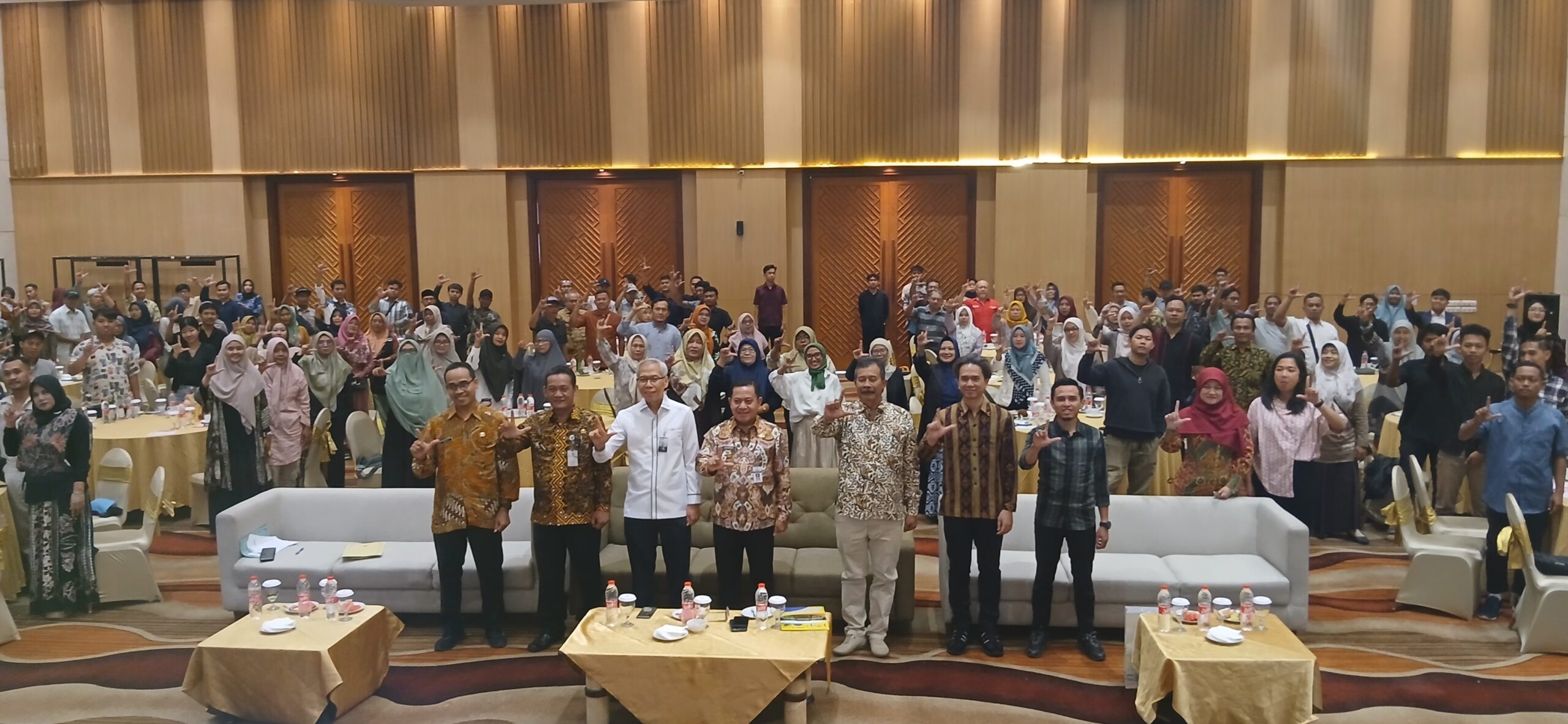 Sementara dari Deputi Bidang Pengadaan Strategis dan Kebijakan LKPP RI, Aris Suprianto, dalam paparannya memberikan motivasi kepada para peserta agar tidak minder dengan skala usaha yang masih kecil.